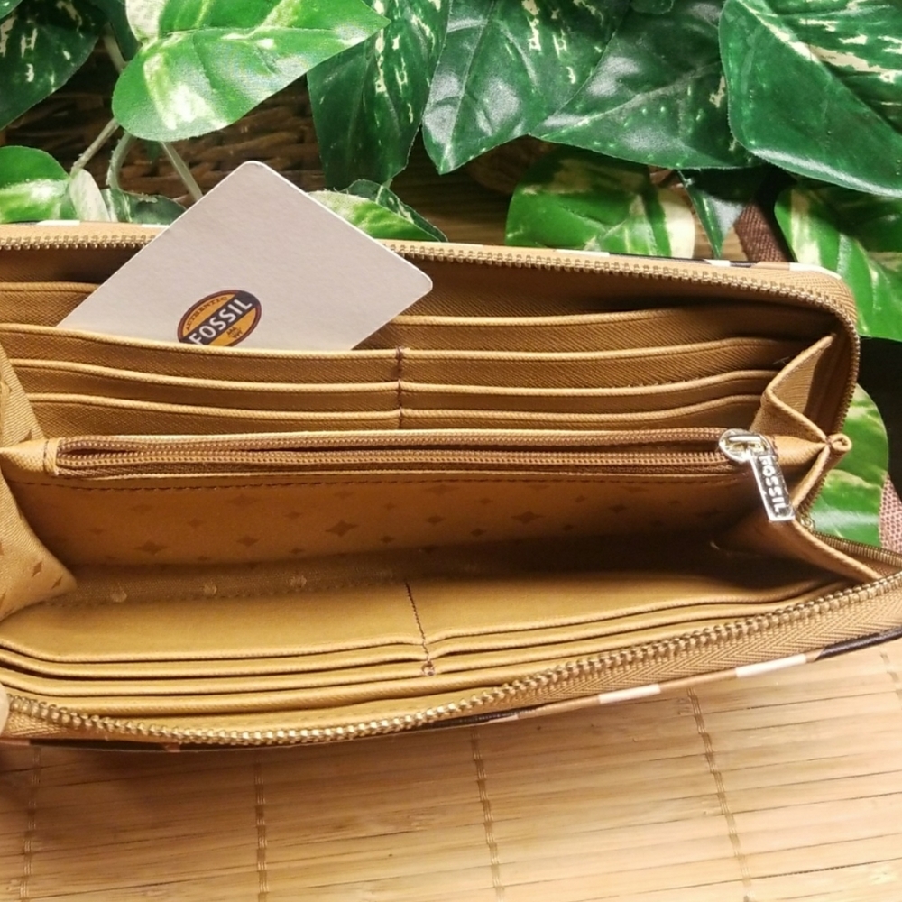 Fossil Zip Around Clutch - image 3